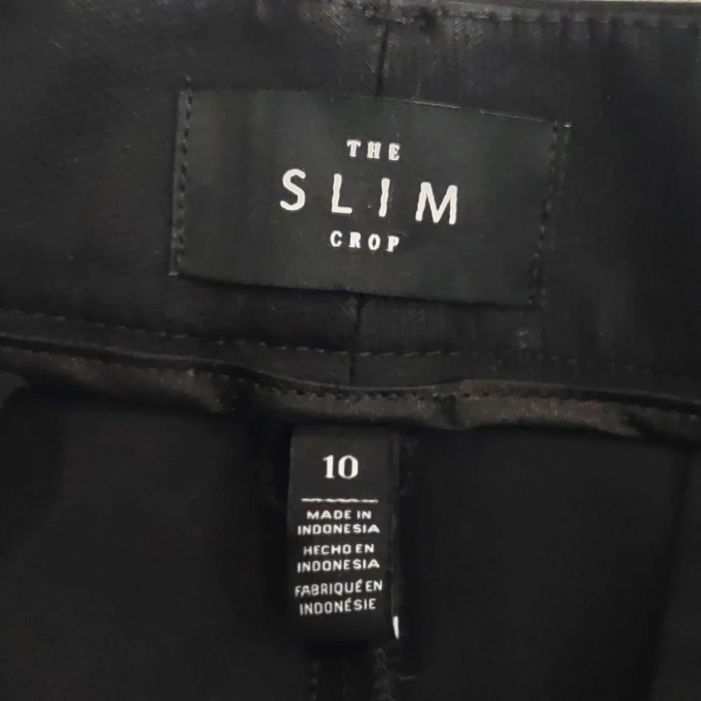 White House Black Market Black Slim Crop Pants, Size 10. - Picture 15 of 16